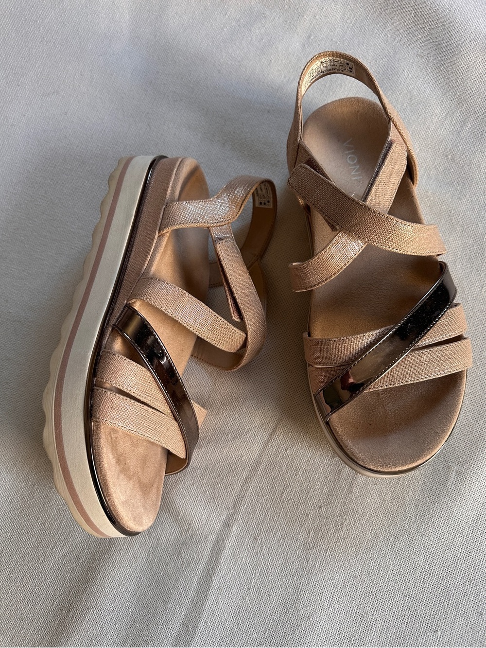 Vionic Kellyn Orthotic Strappy Sandals – Metallic/Beige Linen | 9 - Picture 3 of 7